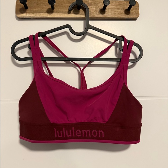 Lululemon logo train strappy bra light support B/C cup - Picture 3 of 6